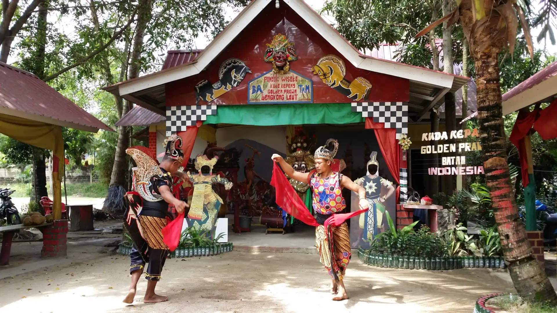 Hotels near Golden Prawn Flat Horse