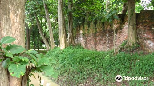 Chiang Saen - The Old City Walls