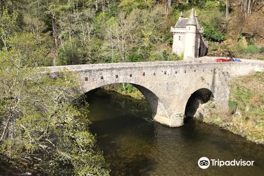 Old Bridge of Avon