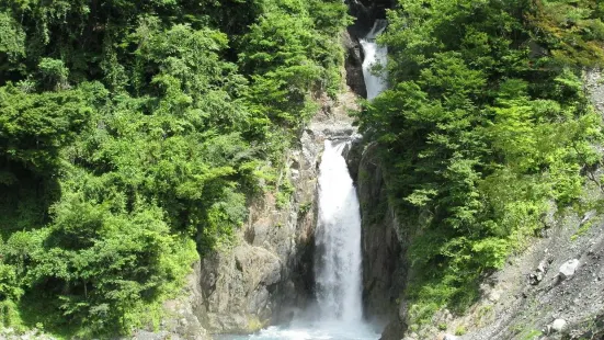 Akamizu Falls