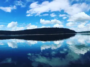 lago di Pierre-Percée