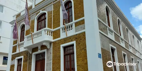 La Casa Amarilla