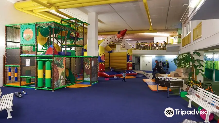 Indoor-Spielplatz Bärenhöhle Arosa