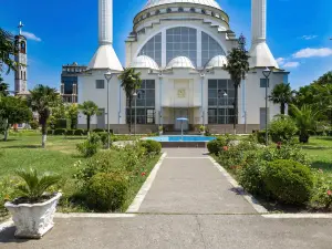 Xhamia e Madhe - Ebu Bekr mosque