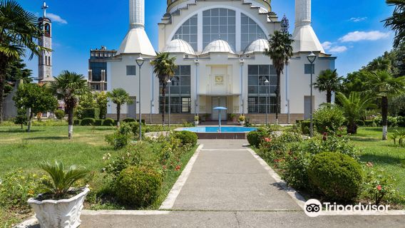 Xhamia e Madhe - Ebu Bekr mosque