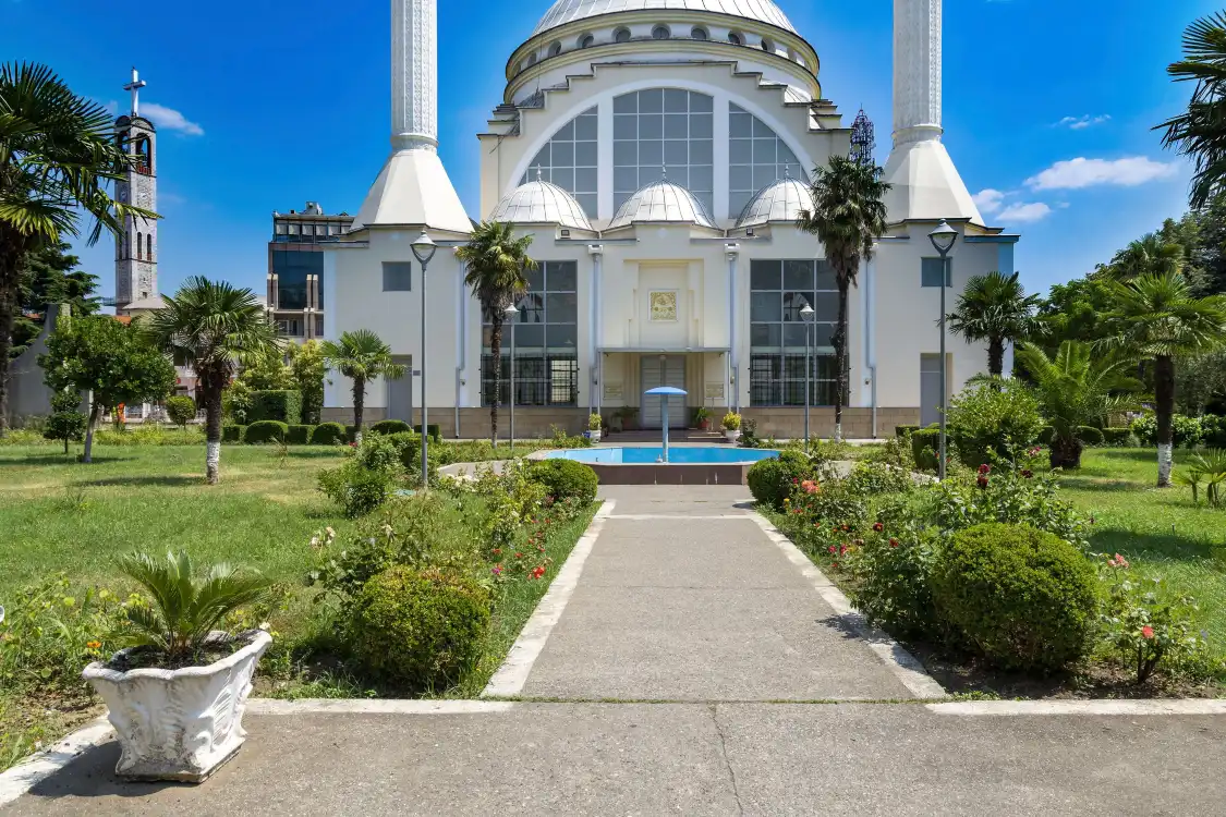 Hotels near Xhamia e Madhe - Ebu Bekr mosque