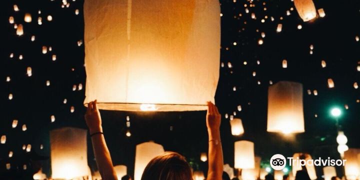 Yi Peng and Loy Krathong (Lantern Festival)
