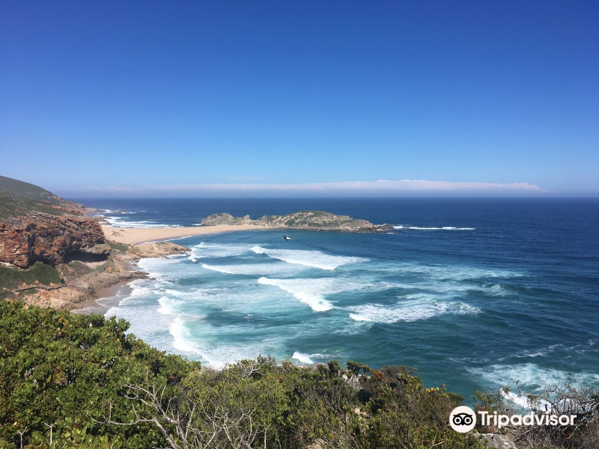 Compare 2 airports near Plettenberg Bay