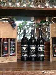 Maan Farms Market and Estate Winery