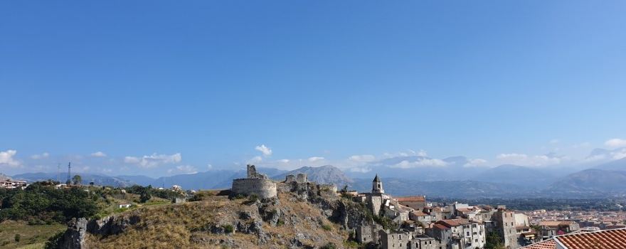 Ruderi Del Castello Normanno