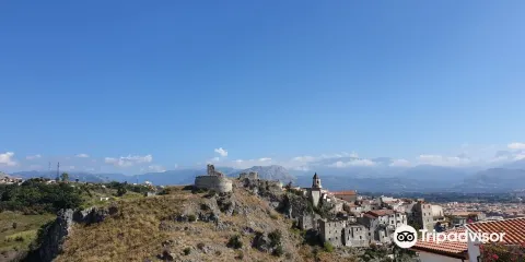 Ruderi Del Castello Normanno