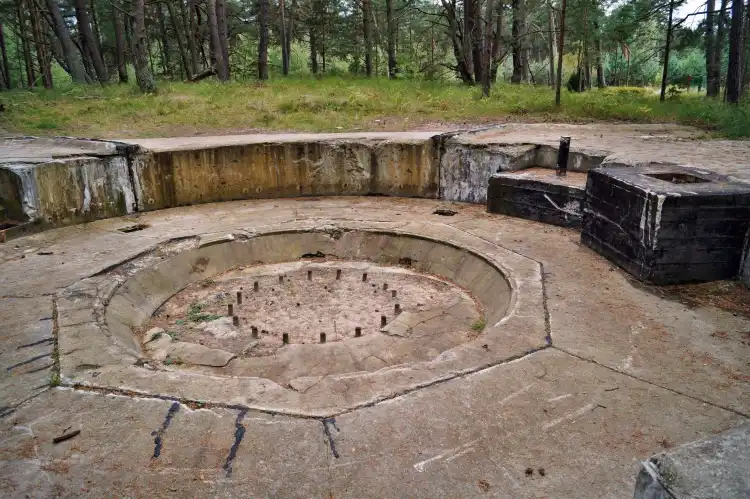 Hotels near Underground City of Wolin Island