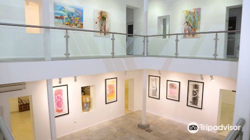 Bait Muzna Gallery