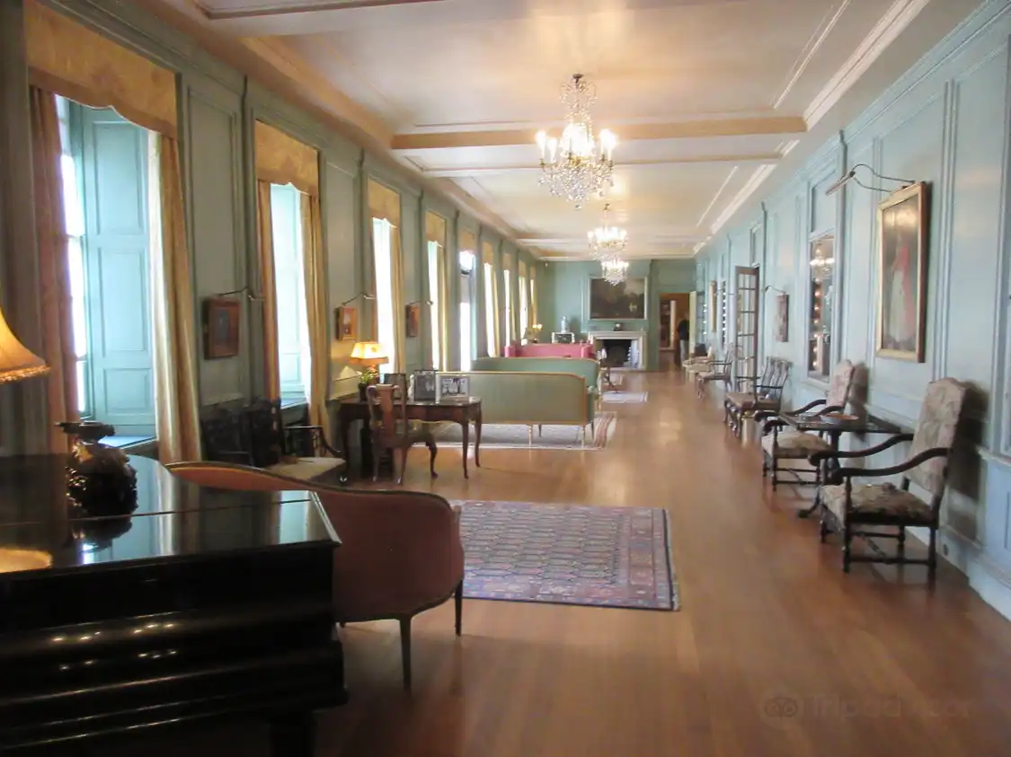 Hotels near National Trust - Upton House and Gardens