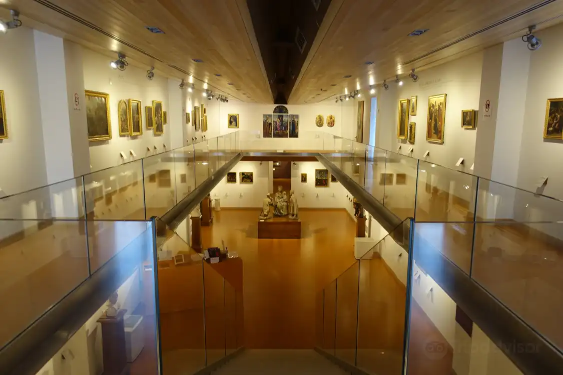 Hotel in zona Pinacoteca Manfrediniana