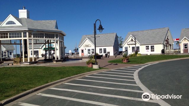 Promenade Bathurst Waterfront