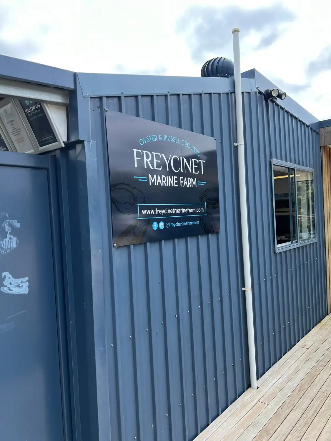 Hotels near Freycinet Marine Farm