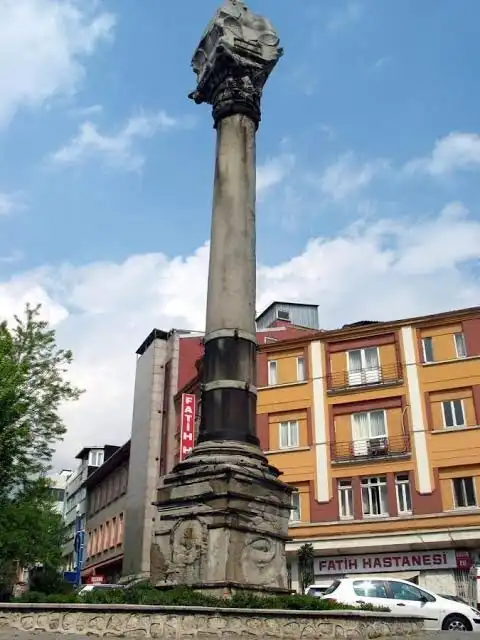 Hotel in zona Column of the Maiden