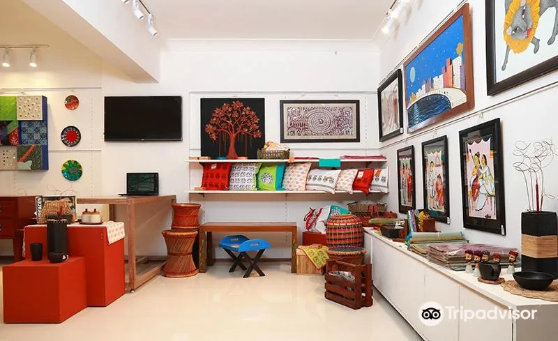 3_Baaya Design | Art, Lighting, Furniture & Artefact