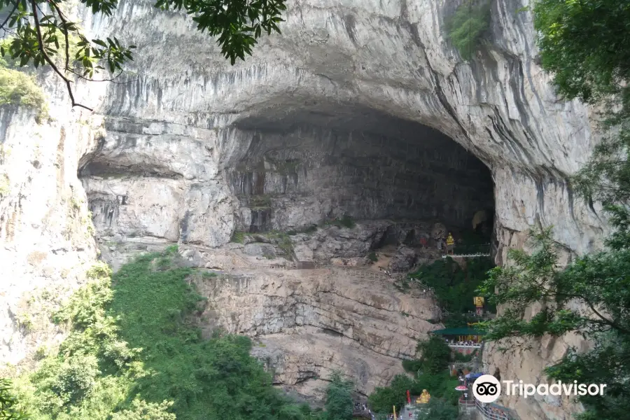 Bawang Cave