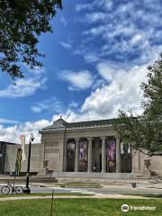 The Sydney and Walda Besthoff Sculpture Garden at NOMA