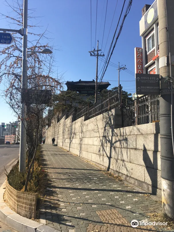 3_Hyehwamun Gate (Dongsomun)