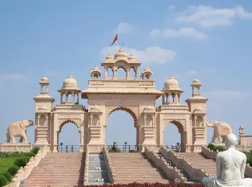 Hotel dekat Shri swami samarth Adhyatmik vikas kendra (Dindori pranit)