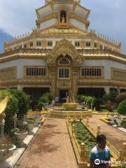 Pha Nam Yoi or Isan Buddhist Park
