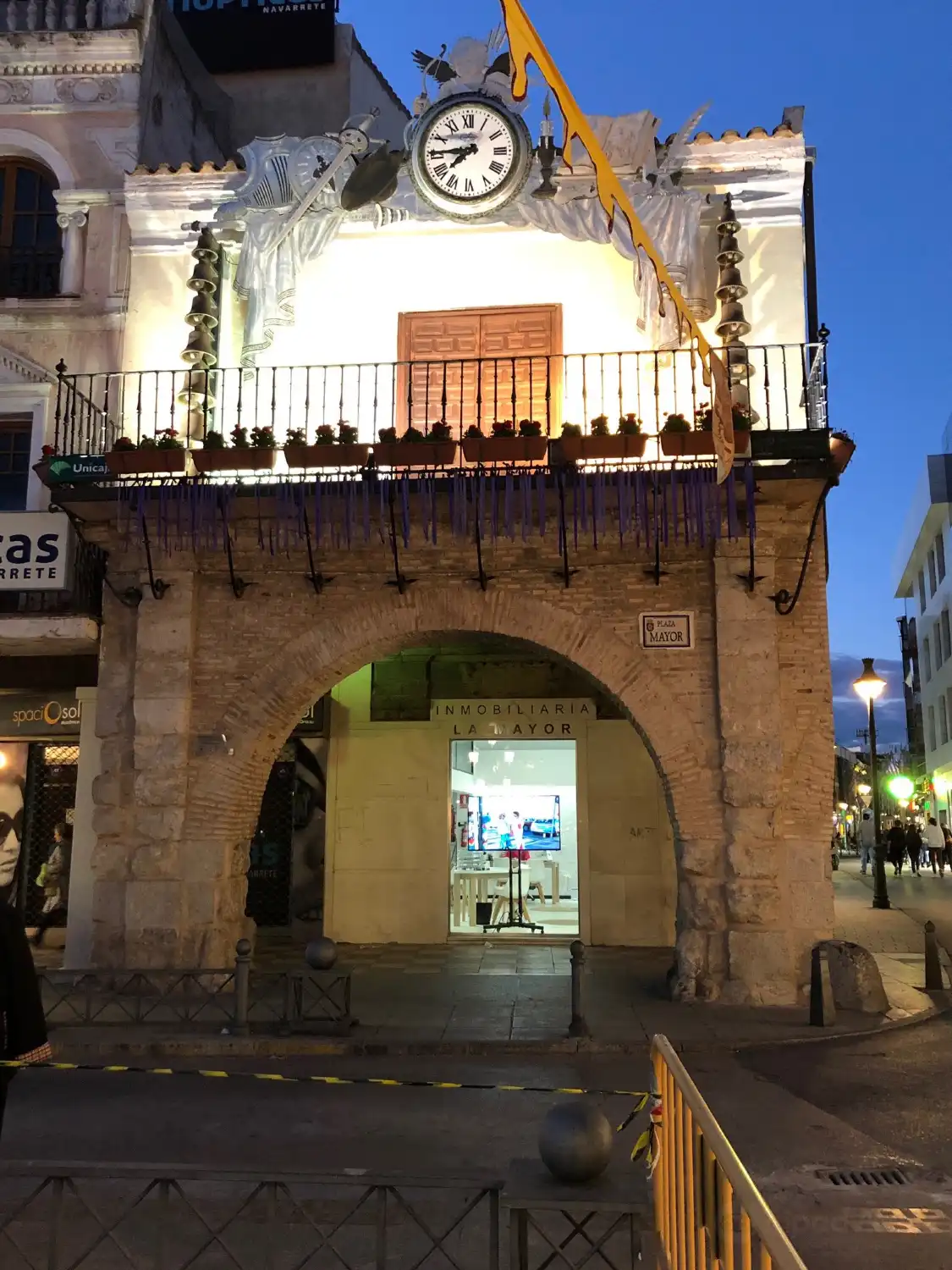 Hotels near Casa del Arco
