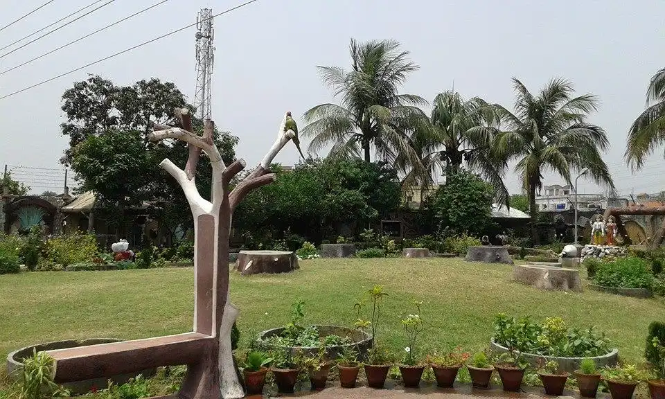 Hotels near Spandan Recreation Park