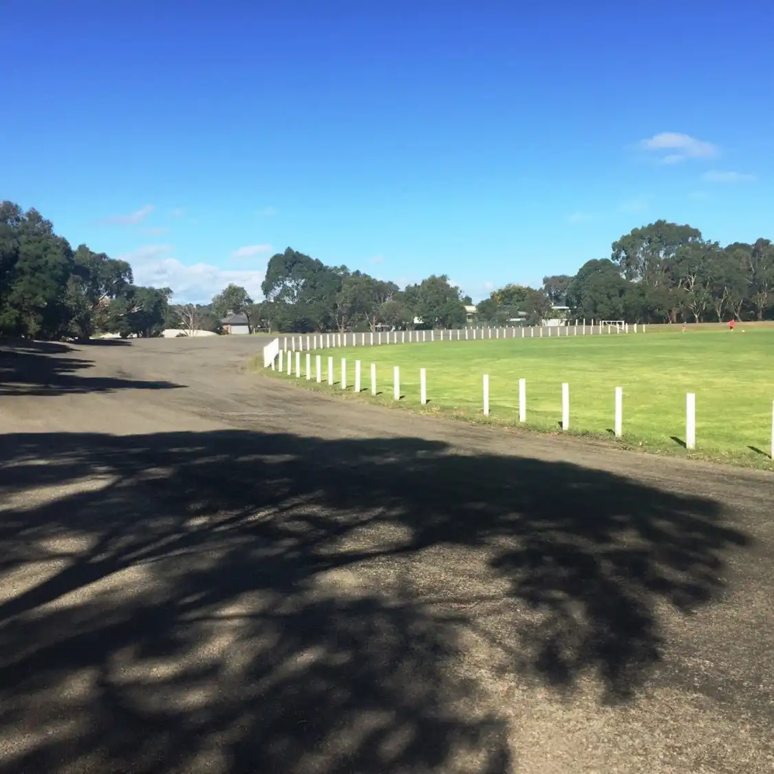 Hotels near Thompson Reserve