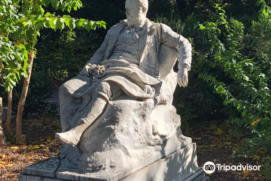 Emil Jakob Schindler monument