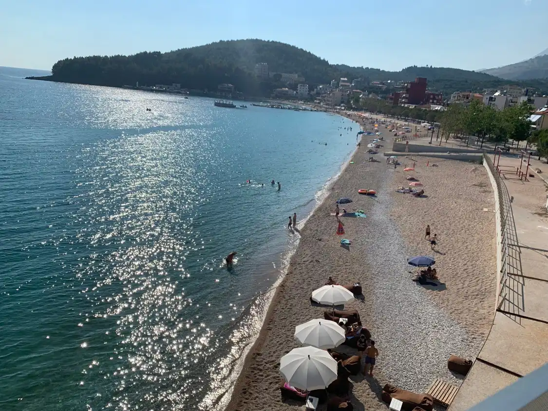 Hotels near Sfageio Beach