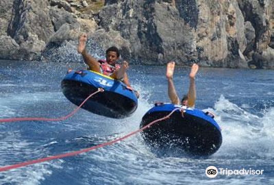 SkiClub 105 - Motor Boats for Rent