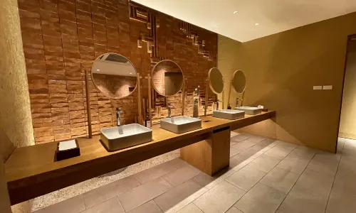 Yunomori Onsen & Spa Sathorn 10