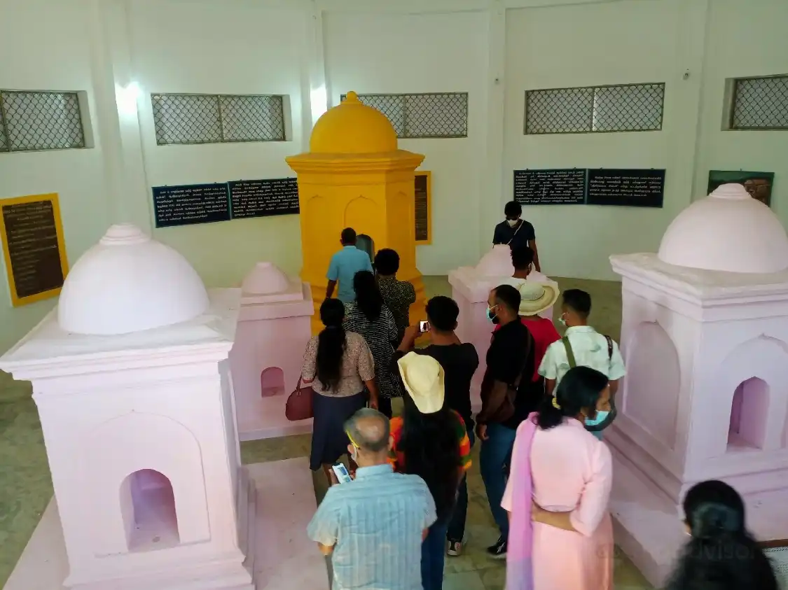 Hotels near Muthu Mandapam