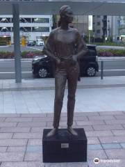 Mari Statue