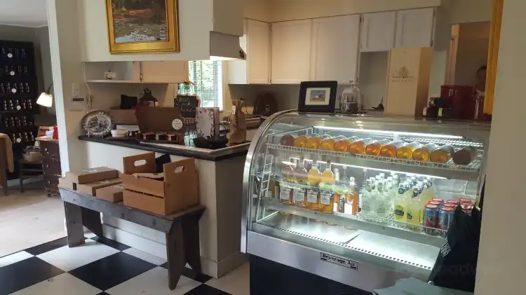 Hotels near Vista D'oro Farms & Winery