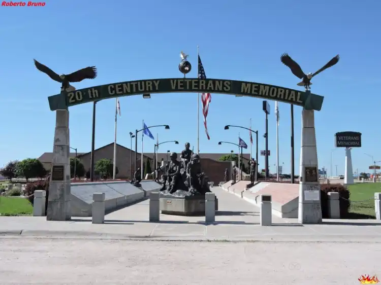 Hotels in der Nähe von America's 20th Century Veterans' Memorial