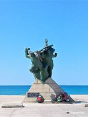 Sailors-Paratroopers Monument