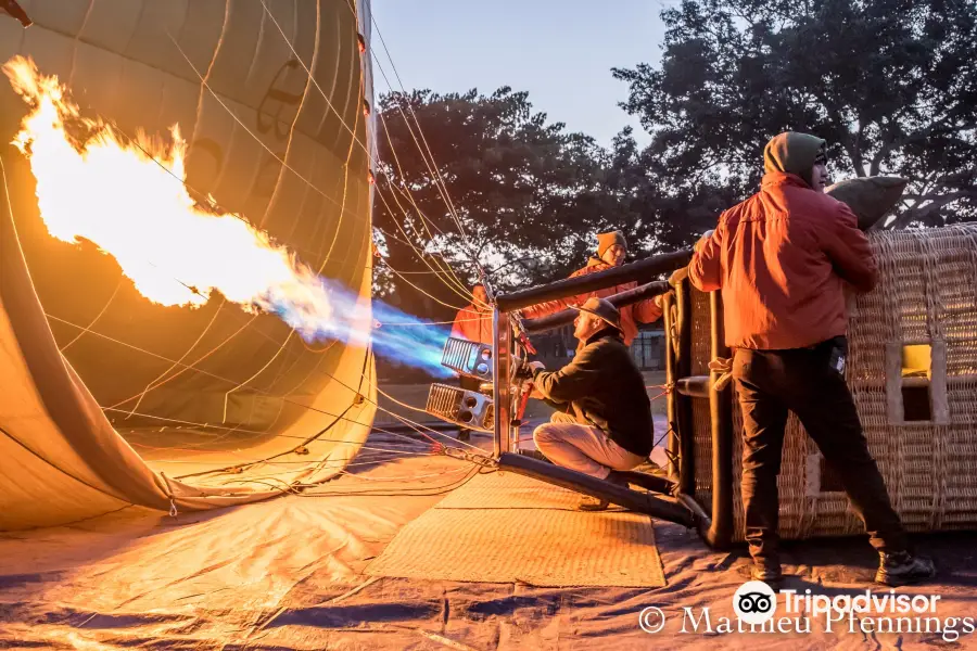 Oriental Ballooning Inle Lake