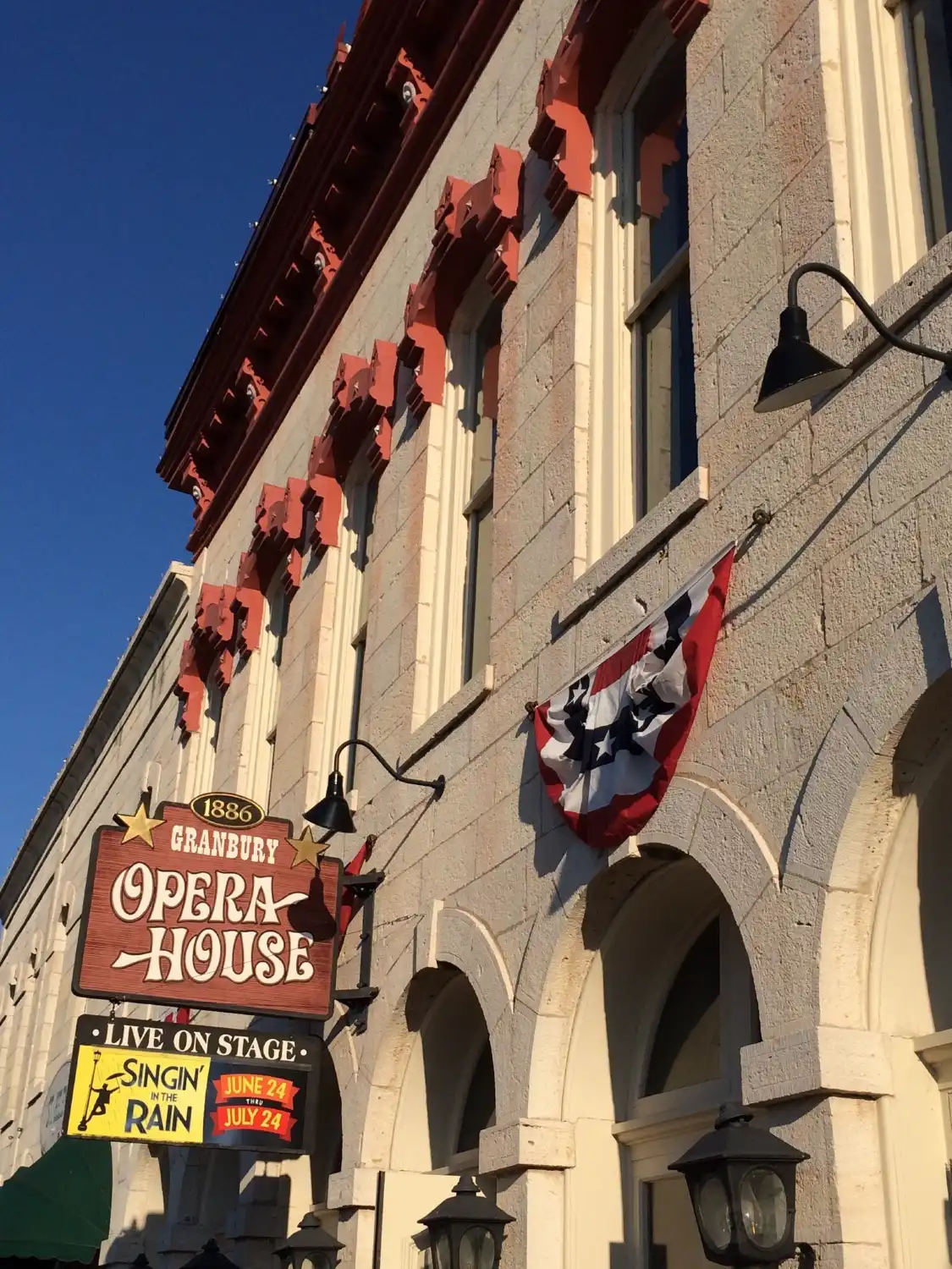 Hotels near Granbury Opera House