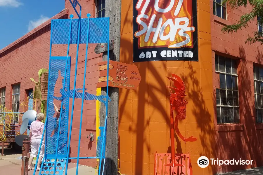 Hot Shops Art Center