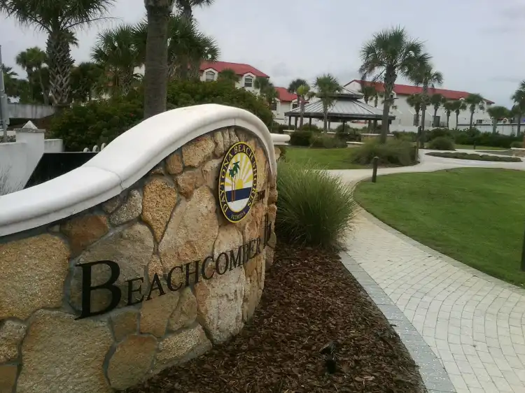Hotels near Beachcomber Park