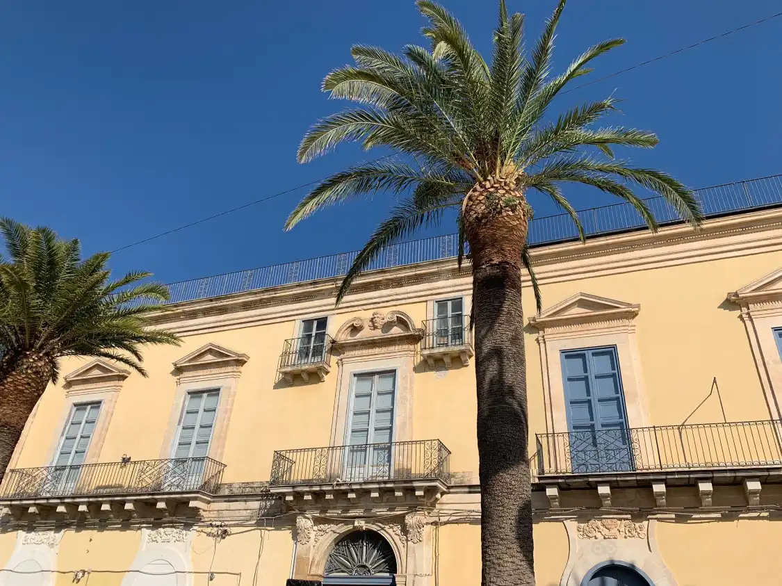 Hotels near Palazzo Pandolfi