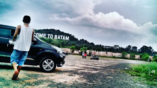 Welcome To Batam Monument