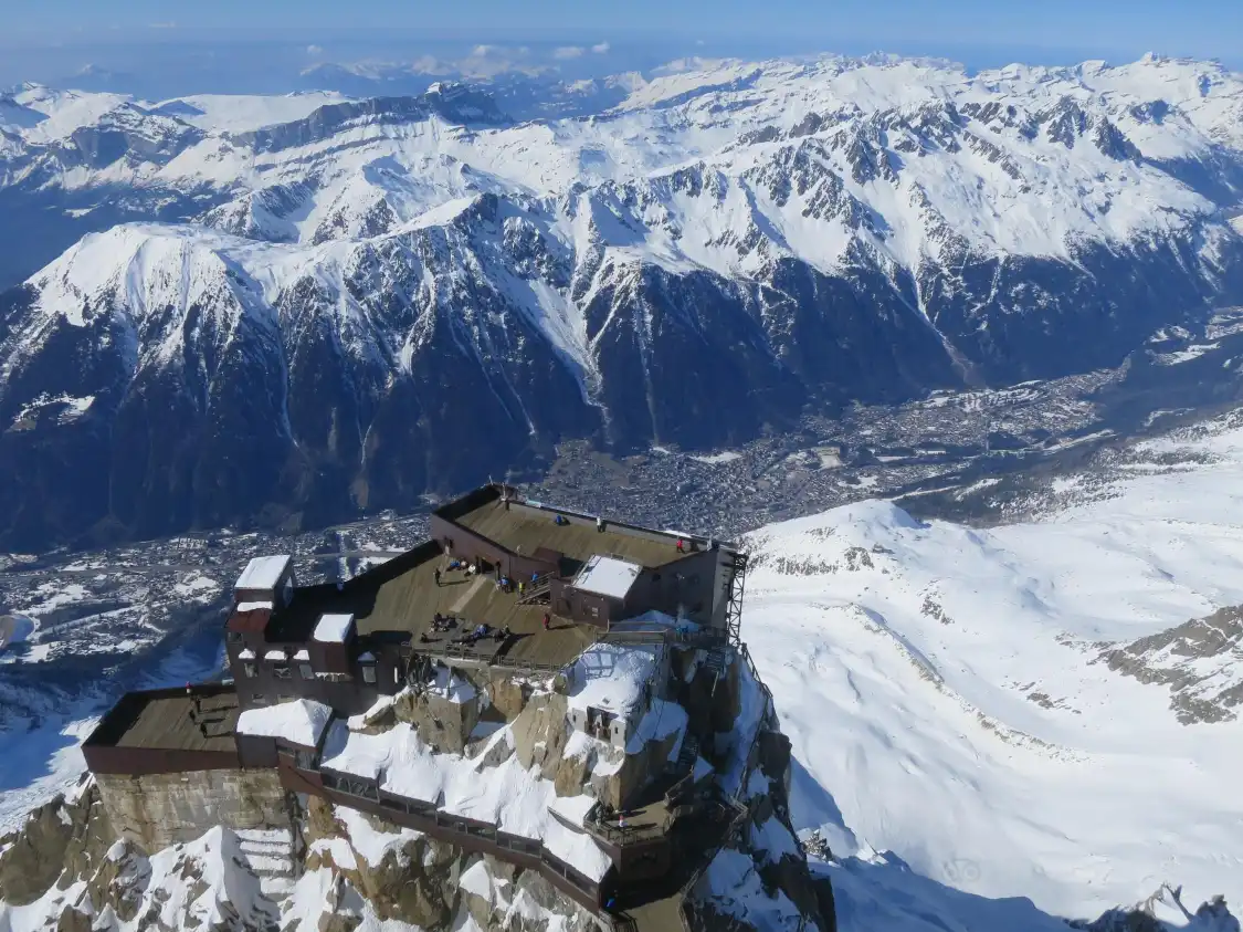 Hotels near Step Into the Void