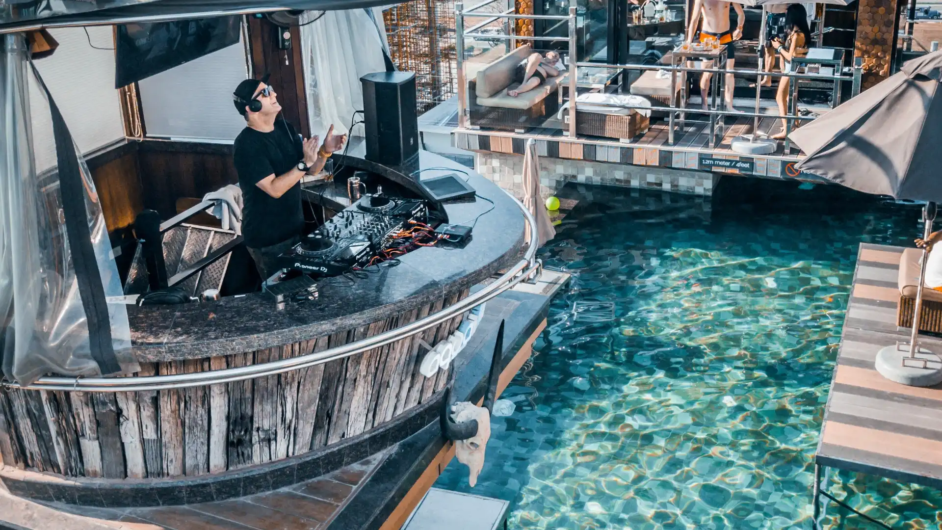 鄰近Aqua Beach Club的酒店