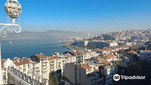 İzmir Historical Elevator Building