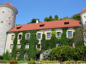 Pieskowa Skala Castle